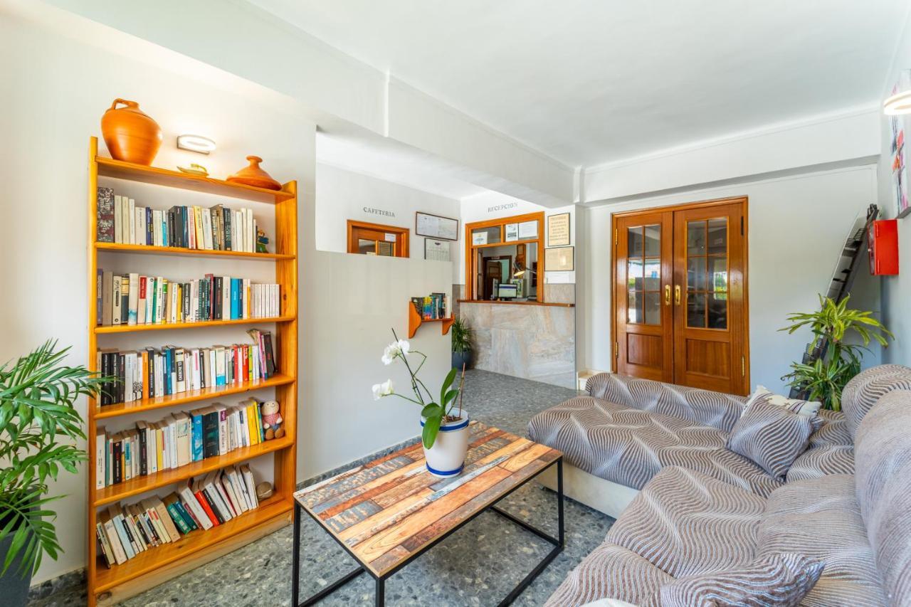 Hostal Miramar Los Canos De Meca Buitenkant foto