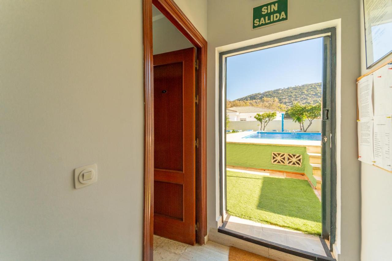 Hostal Miramar Los Canos De Meca Buitenkant foto