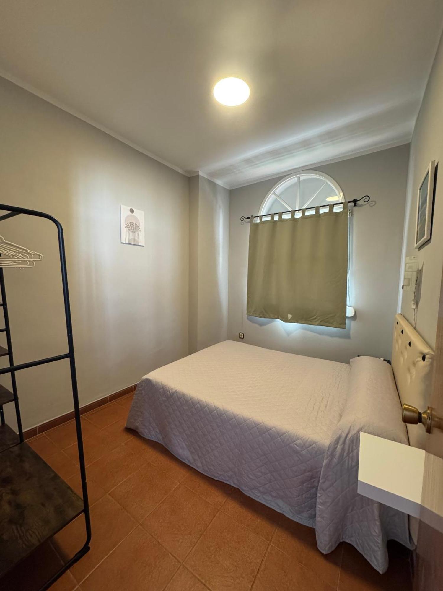 Hostal Miramar Los Canos De Meca Buitenkant foto