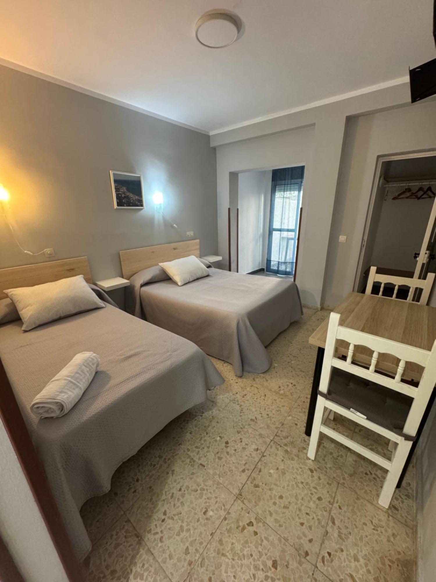 Hostal Miramar Los Canos De Meca Buitenkant foto