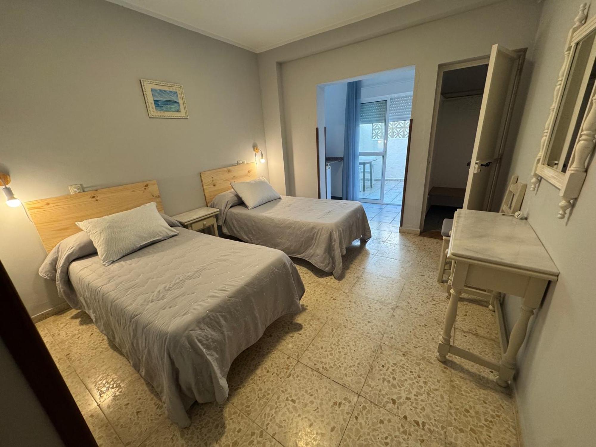 Hostal Miramar Los Canos De Meca Buitenkant foto