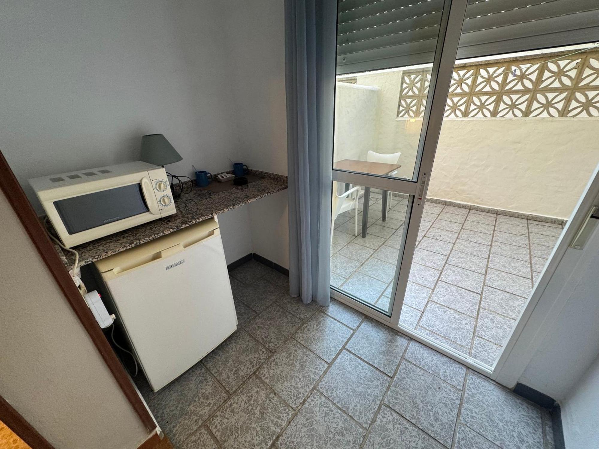 Hostal Miramar Los Canos De Meca Buitenkant foto
